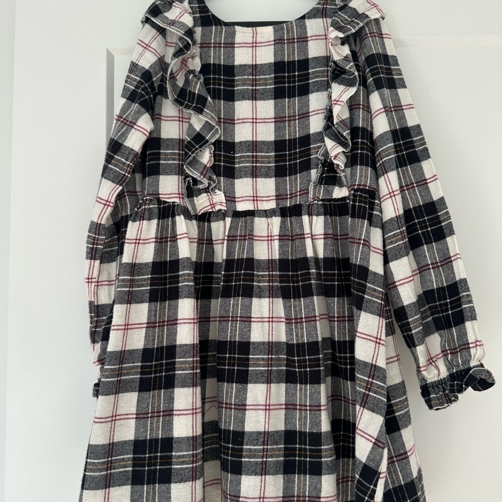 Set 3 beautiful Ruffle Dress - Picture 5 of 12